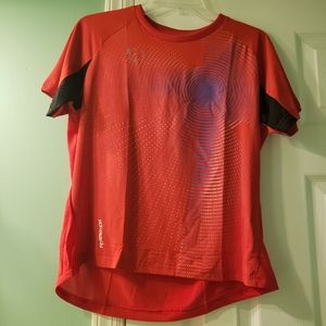 Boys sport dry shirt size 14/16 nwt1